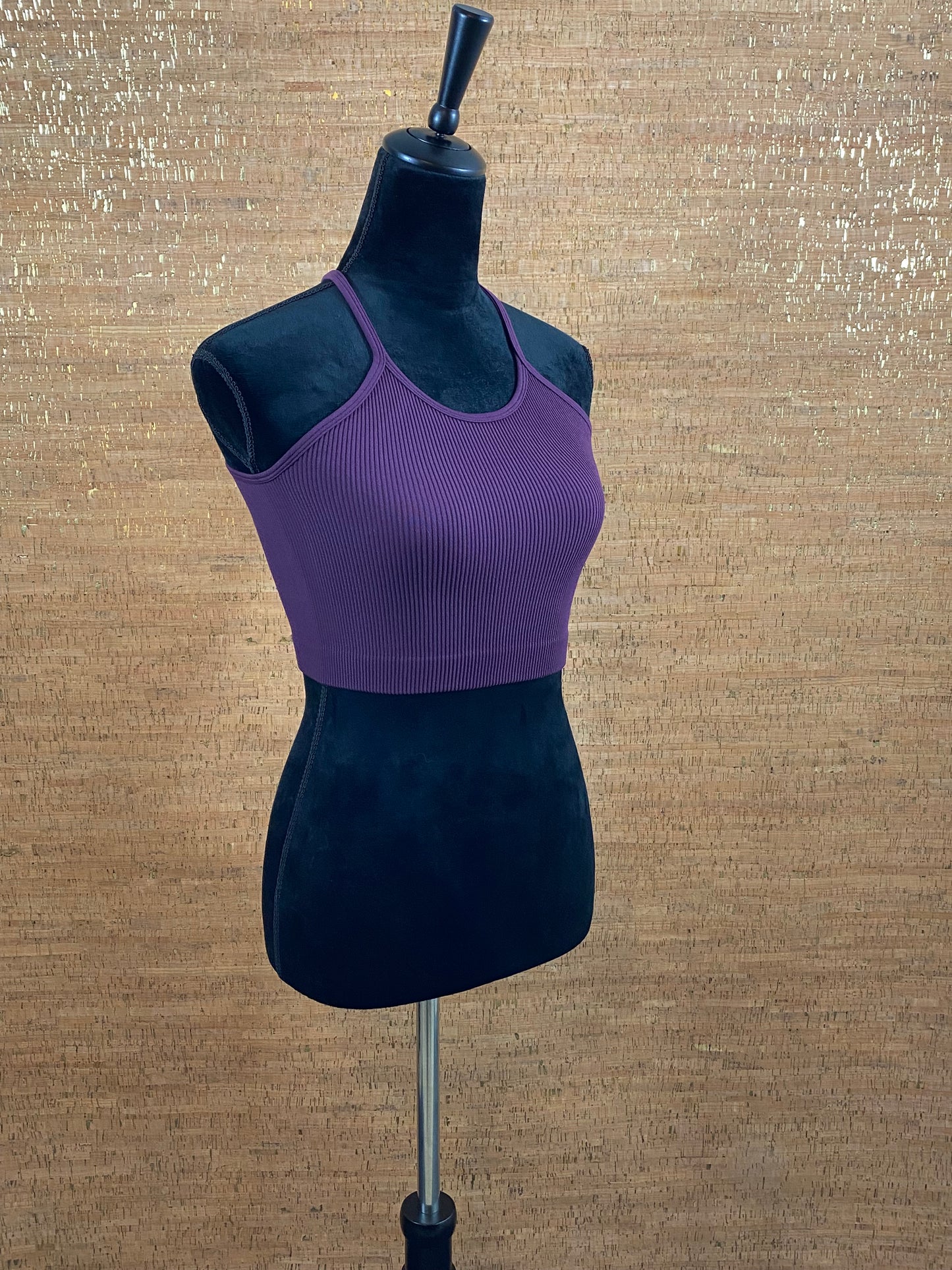 RIBBED SEAMLESS CROPPED CAMI TOP- Eggplant